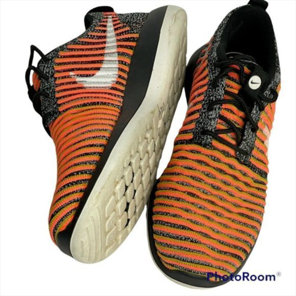Nike Women's Roshe Two Fly Knit Shoes Mango‎